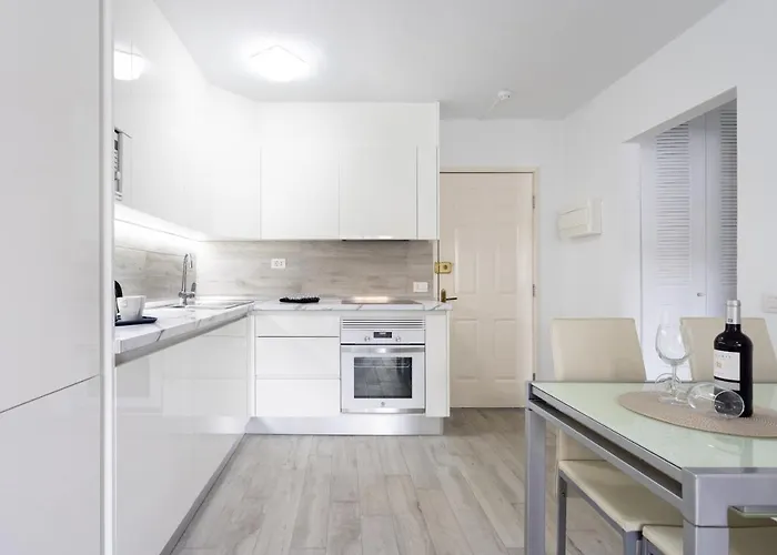 Castle Harbour Apartment *