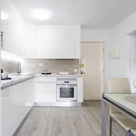 Castle Harbour Apartment *